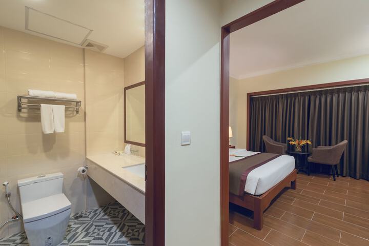 Room 30 of 105