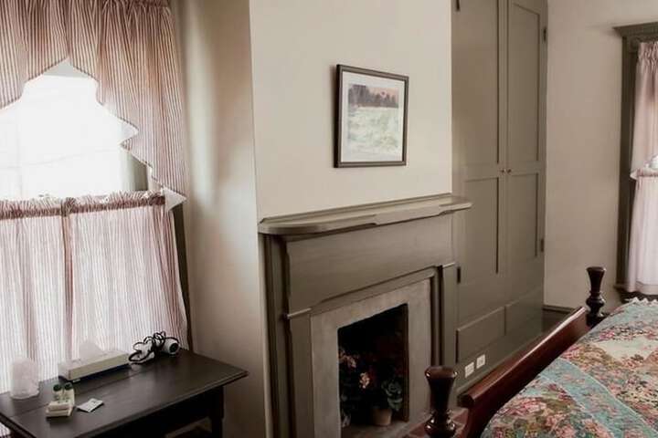 Room 27 of 65