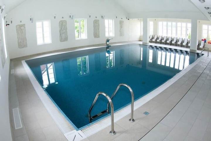 Pool 20 of 32