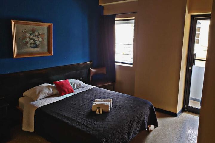 Room 6 of 18