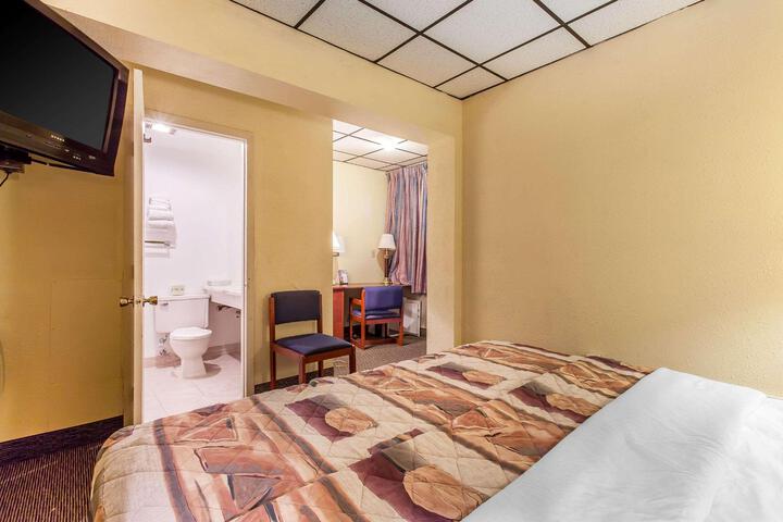 1 King Bed (2 of 2)