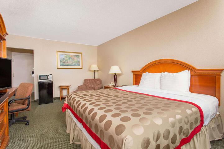 Room 3 of 27