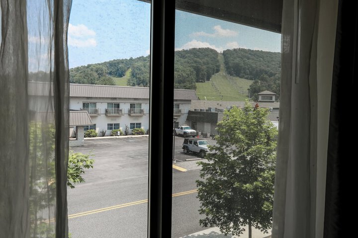 Hotel 98 of 113