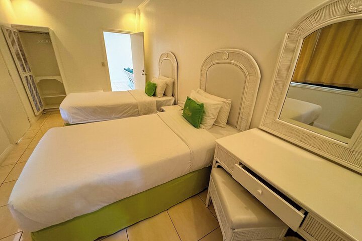 Room 45 of 164