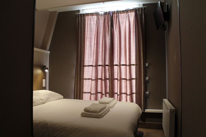 Room 5 of 34