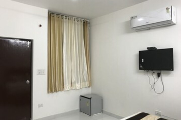 Room 18 of 27