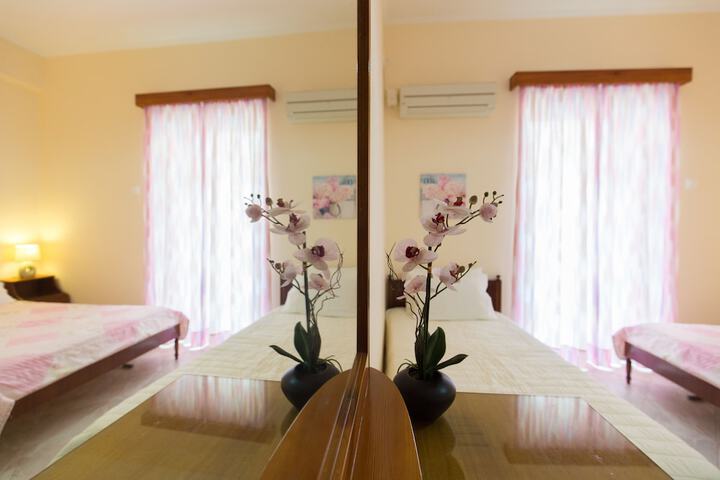 Room 5 of 63