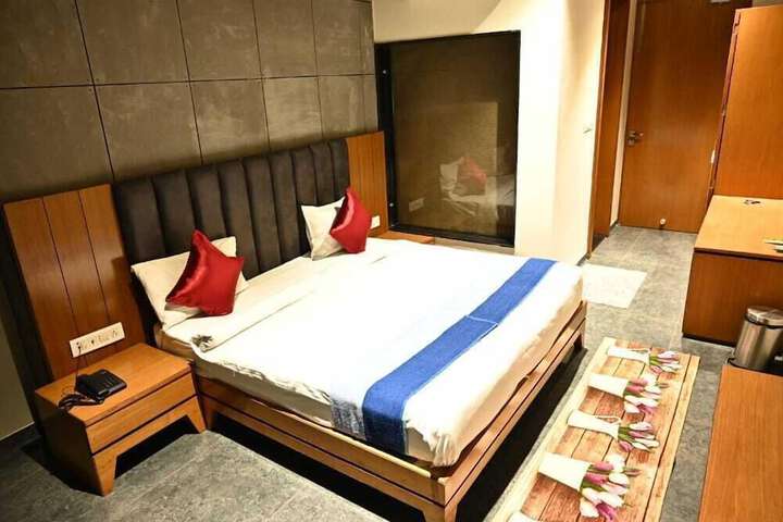 Room 5 of 23