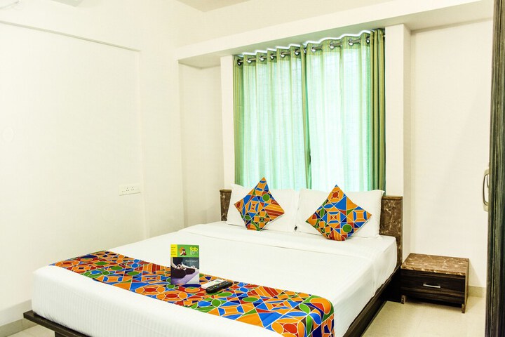 Room 4 of 25