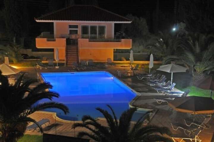 Hotel Pool