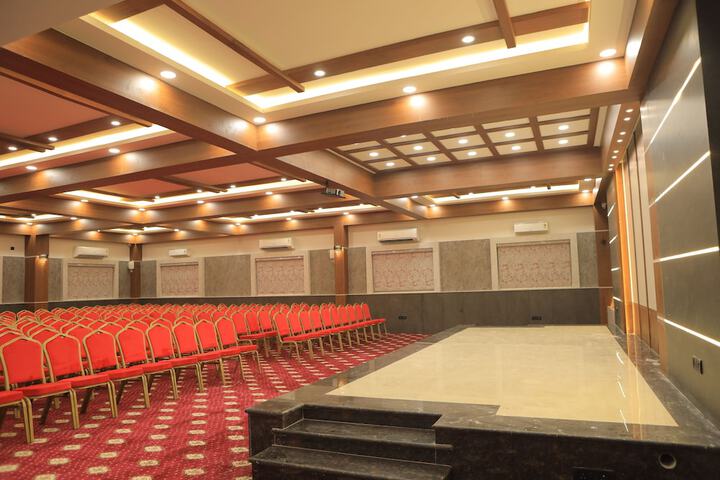 Business Center 89 of 114