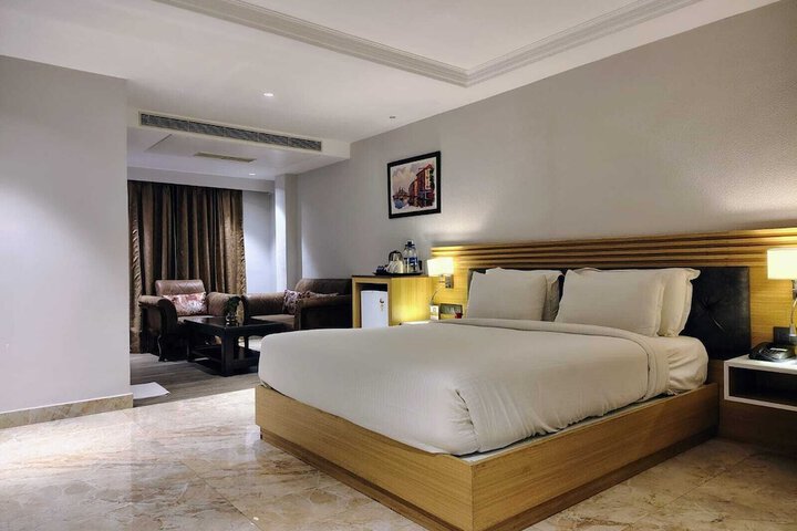 Room 11 of 29