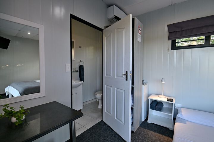 Room 9 of 26