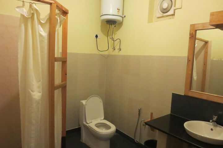 Room 10 of 20