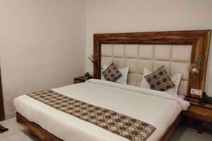 Room 43 of 73