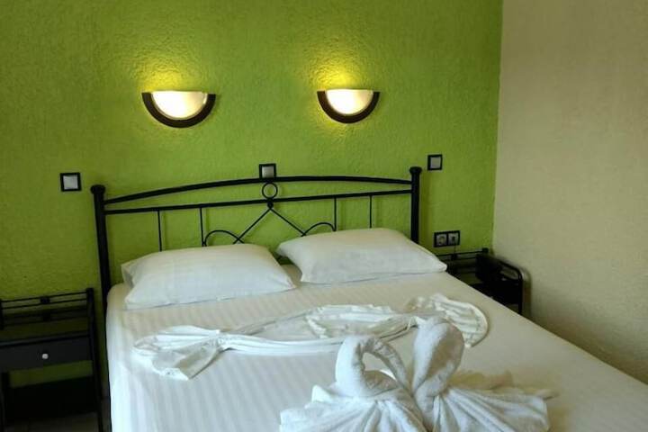 Room 17 of 52