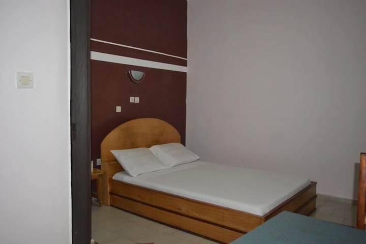 Room 16 of 23