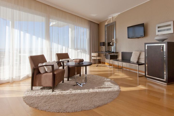 Room 40 of 174