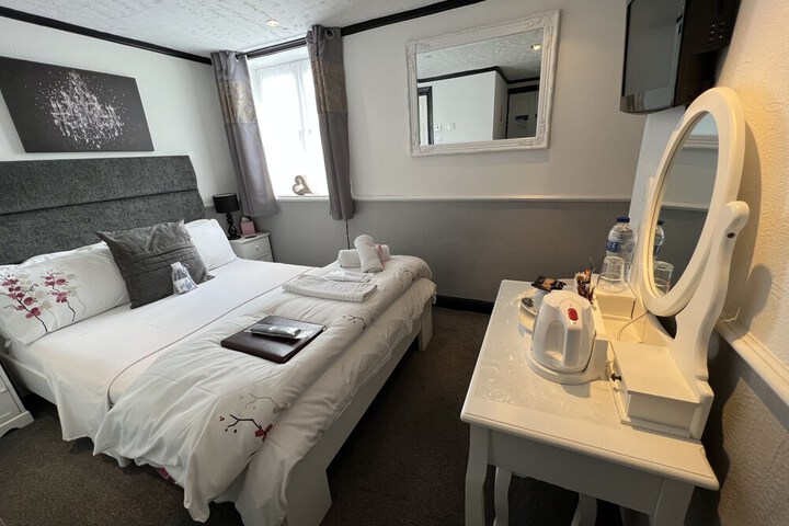 Room 19 of 48