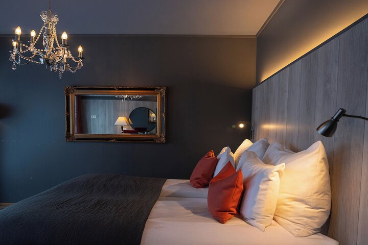 Room 4 of 27