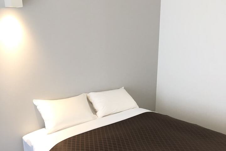 Room 10 of 31