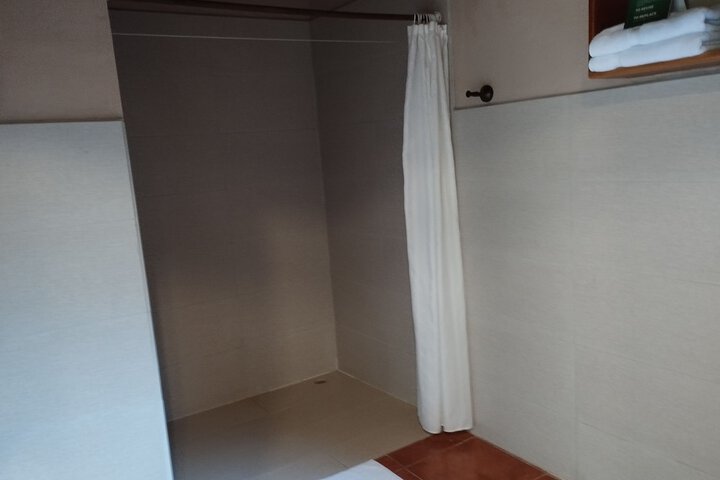 Room 229 of 334