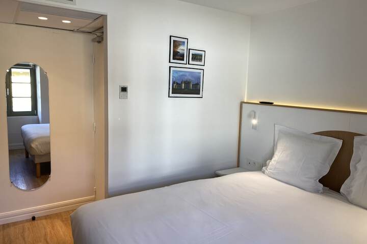 Room 21 of 80