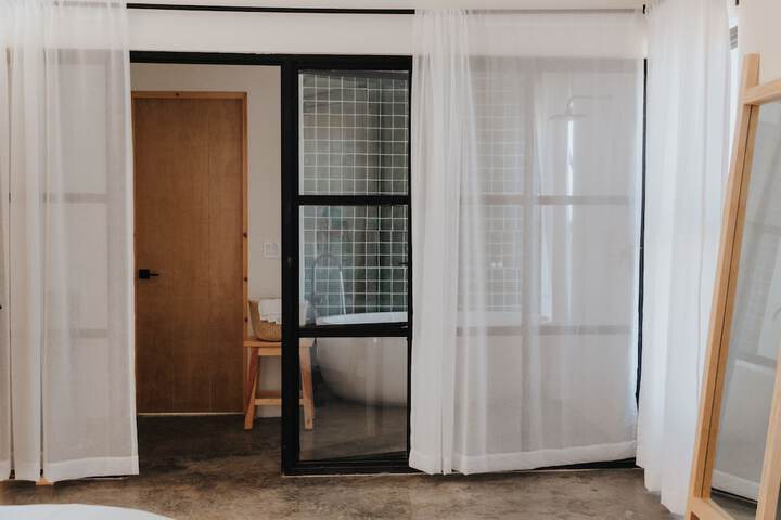 Room 11 of 44