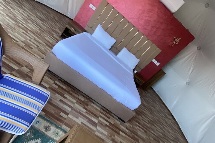 Room 49 of 122
