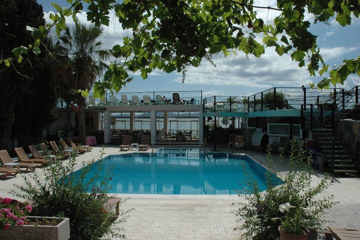 Hotel Pool