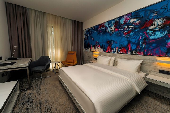 Room 27 of 75