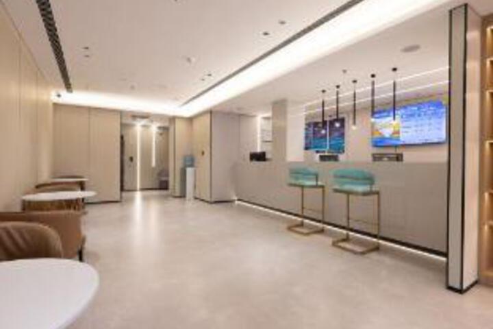 Heartwarming Hotel (Beijing Liangmaqiao Subway Station Sanlitun Taikoo Li Branch)