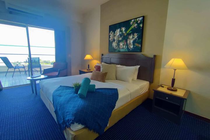Room 32 of 650