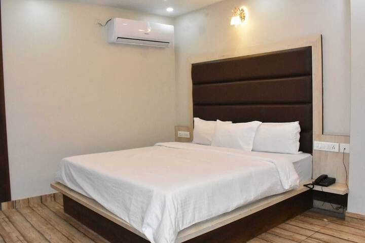 Room 7 of 95