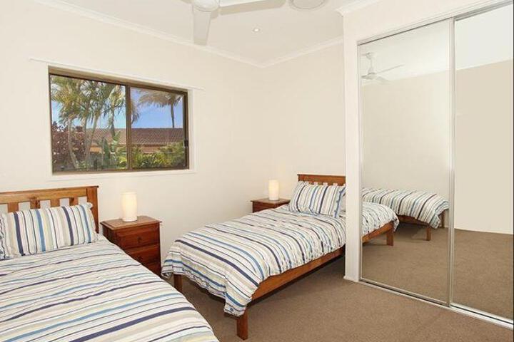 Room 1 of 5