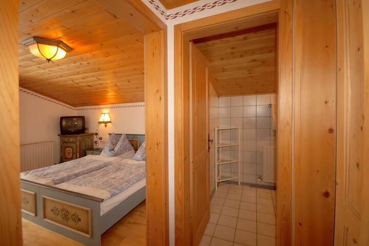 Room 11 of 40