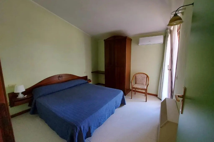 Room 2 of 14