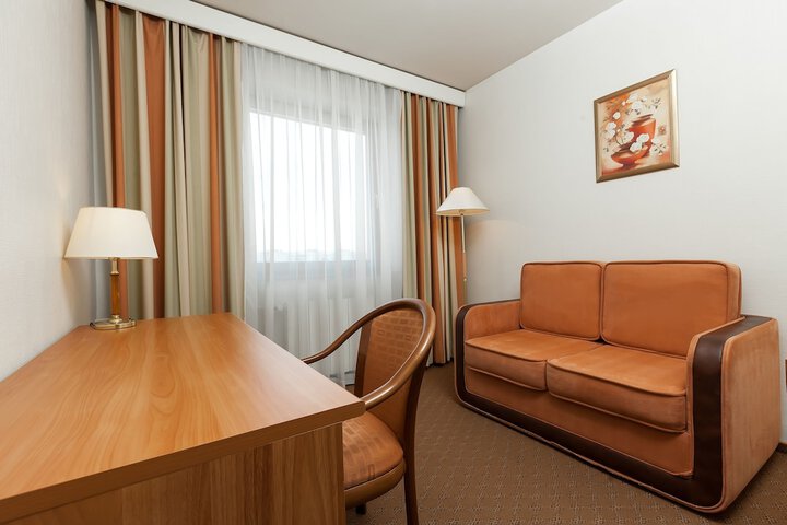 Room 25 of 65