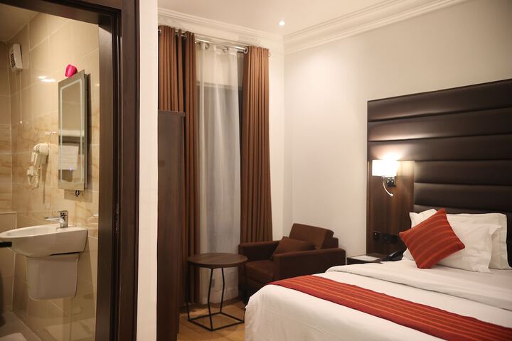 Room 42 of 90