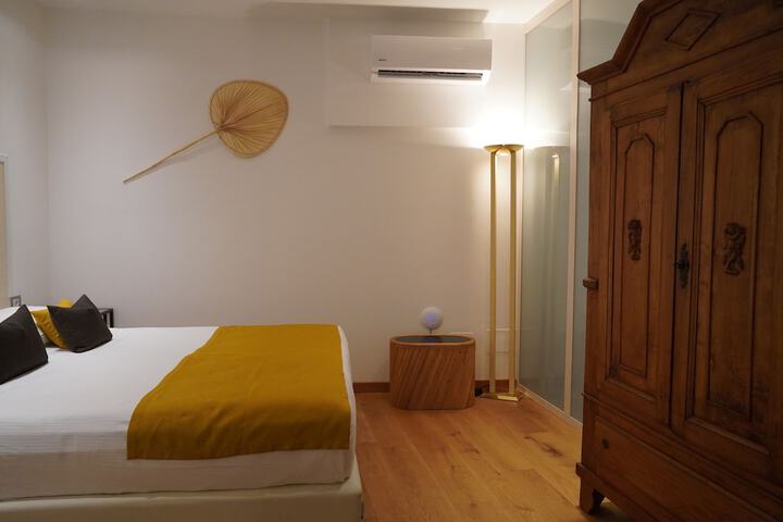 Room 23 of 64