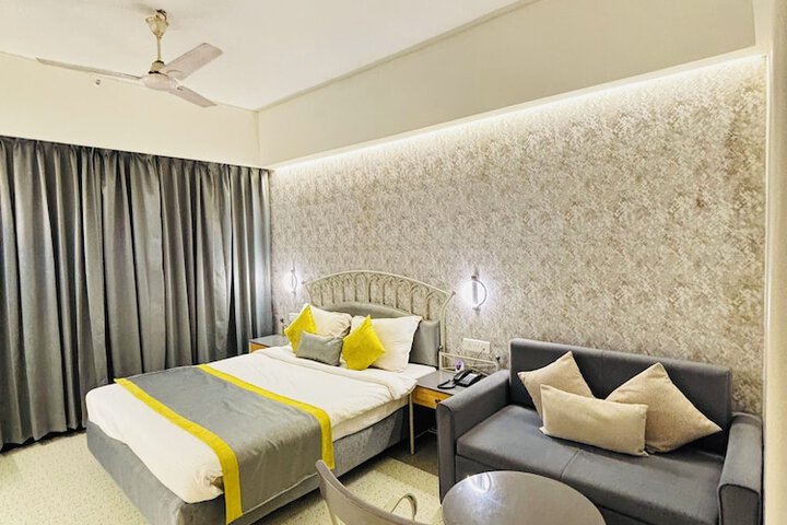 Room 10 of 40
