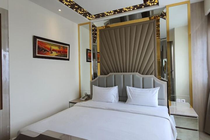 Room 15 of 40