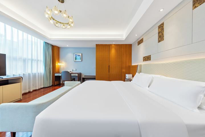 Room 22 of 53