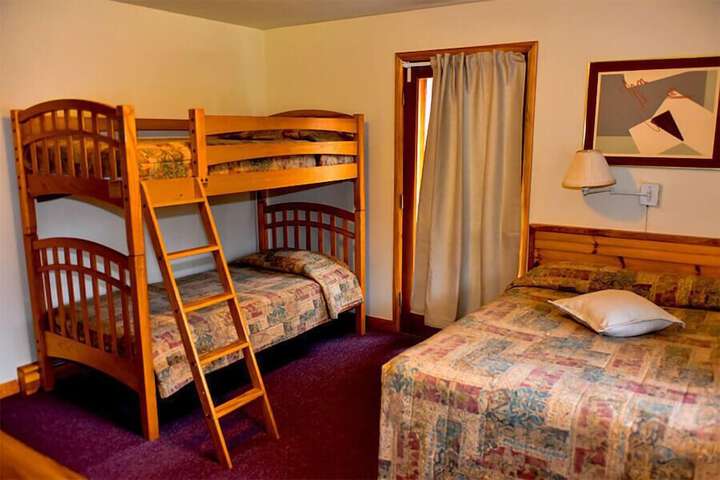 Room 5 of 100