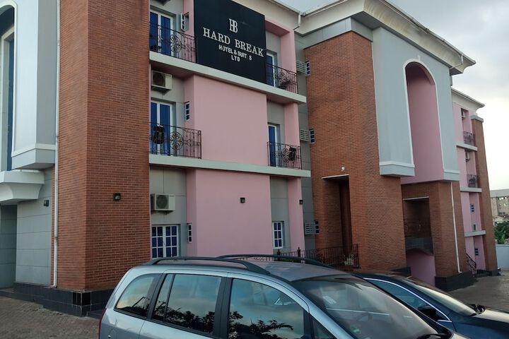 Exterior of Hard Break Hotel and Suite