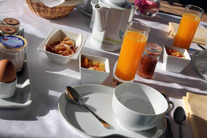 Breakfast/Coffee Service 30 of 37