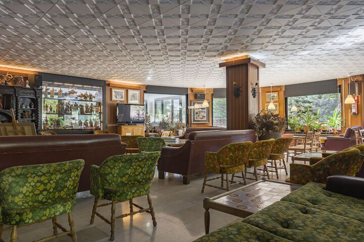 Lounge 64 of 91