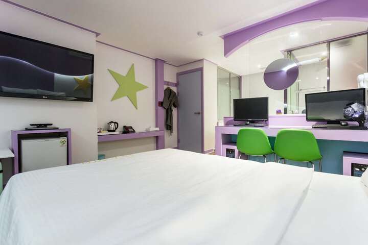 Room 11 of 54