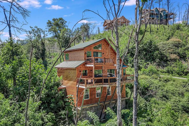 MISTY HOLLOW BY JACKSON MOUNTAIN RENTALS in Gatlinburg, TN