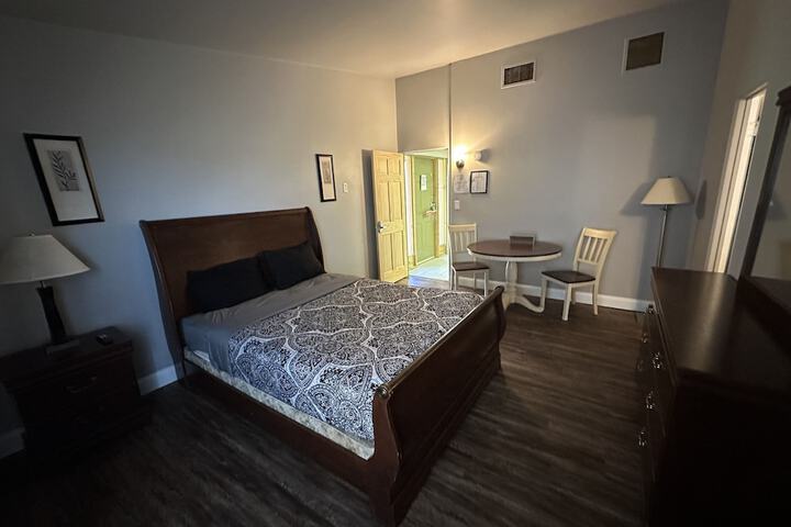 Room 3 of 7